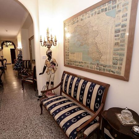 Well Come - Palazzo Reale Hotel Napoli Ngoại thất bức ảnh
