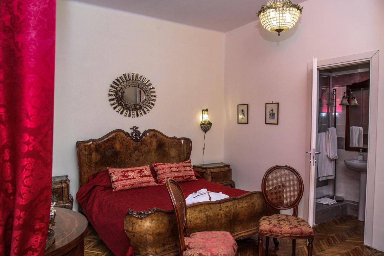 Well Come - Palazzo Reale Hotel Napoli Ngoại thất bức ảnh